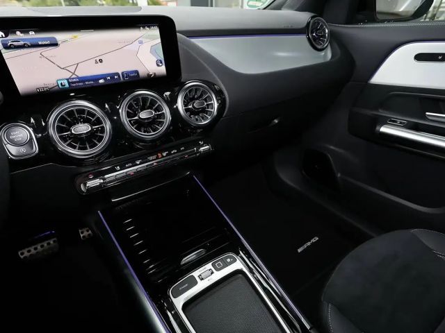 Mercedes-Benz GLA 220 4MATIC AMG Line