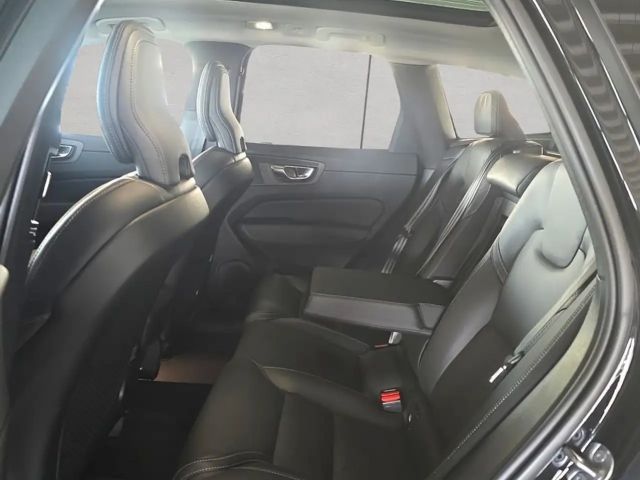 Volvo XC60 AWD Dark Plus