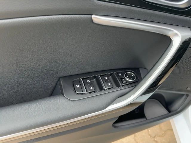 Kia Ceed CEED Ultimate Edition 1.5T LED+Kamera+Navi