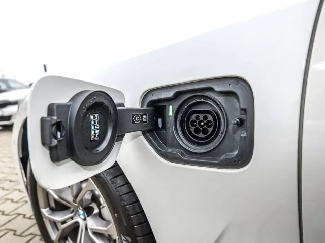 BMW 330 330e xDrive