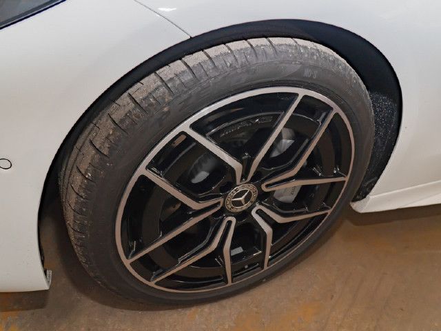 Mercedes-Benz C 200 AMG Line Sedan