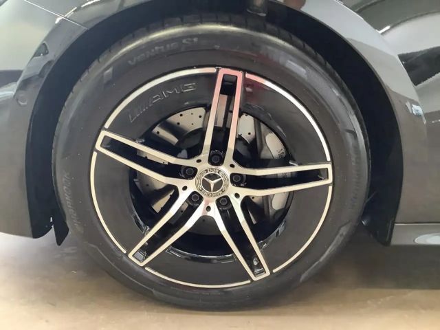 Mercedes-Benz E 200 AMG Line Sedan