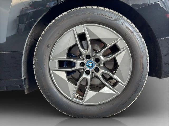 BMW iX xDrive50