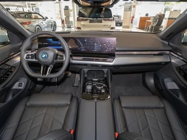 BMW i5 M-Sport Sedan eDrive40