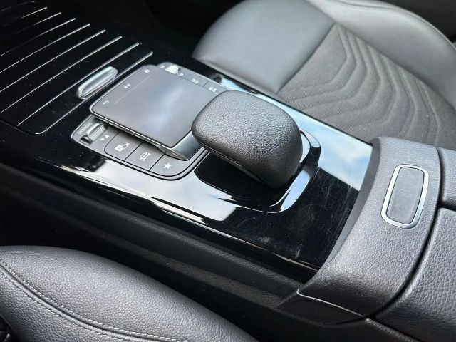 Mercedes-Benz A 180 A 180 d Style