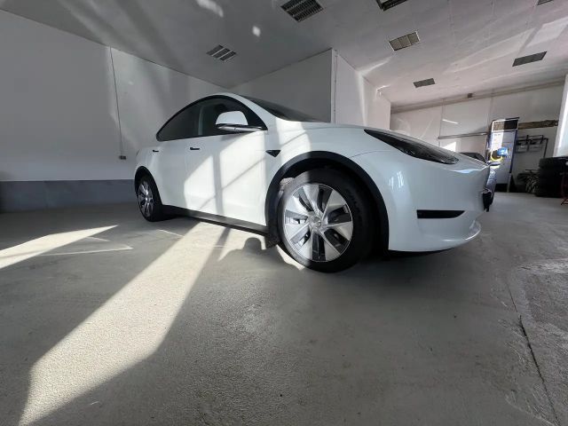 Tesla Model Y AWD Dual Motor Long Range