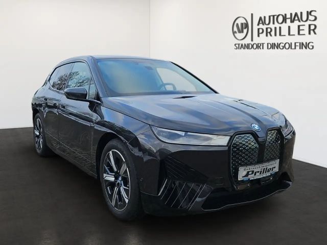 BMW iX xDrive