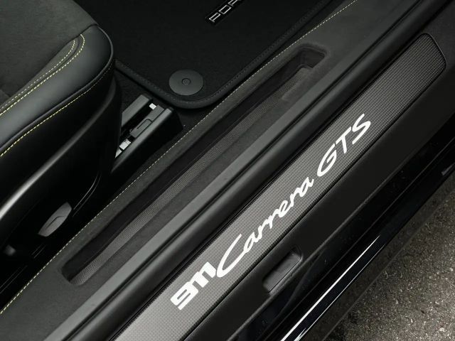 Porsche 992 Carrera Coupé GTS