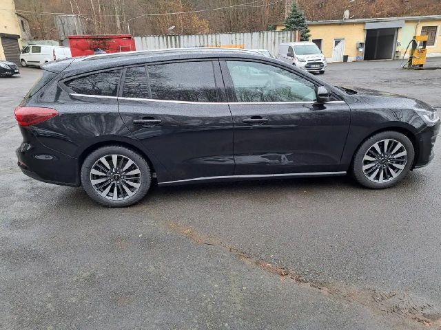 Ford Focus Titanium Wagon