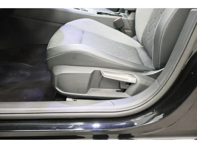 Volkswagen Golf 1.5 eTSI DSG Golf VIII