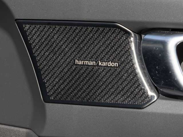 Volvo XC40 R-Design Recharge