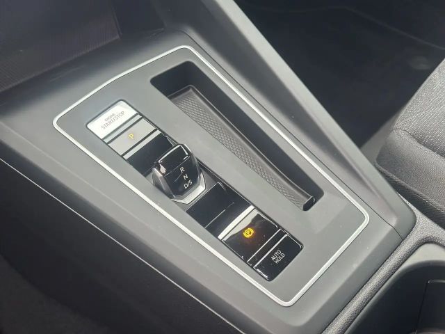 Volkswagen Golf 1.5 TSI DSG Life Variant