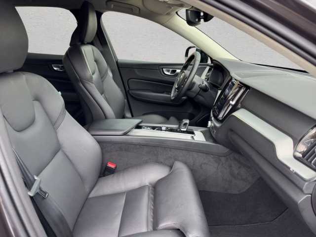 Volvo XC60 Dark Plus