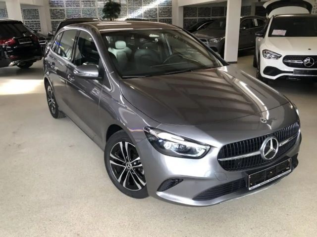 Mercedes-Benz B 180 Progressive Sedan