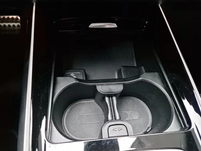 Mercedes-Benz EQA 350 4MATIC AMG Line