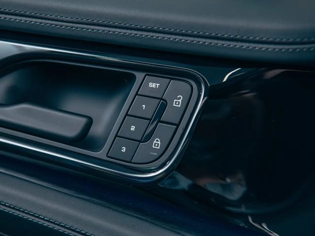 Porsche Panamera 4 E-Hybrid