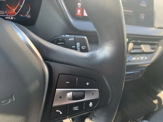 BMW 116 116i Sedan Sport Line