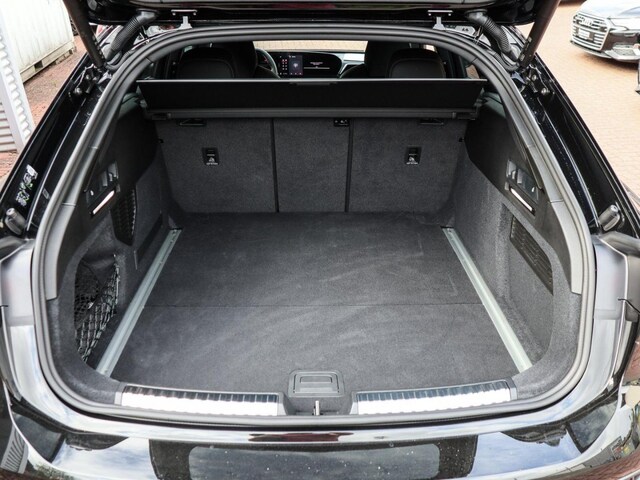 Audi A6 Avant Quattro S-Tronic