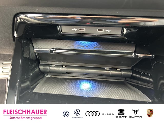 Volkswagen Golf 2.0 TSI DSG Golf VIII