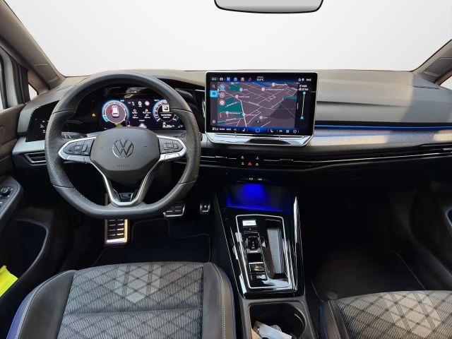 Volkswagen Golf 1.5 eTSI DSG R-Line