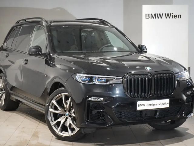 BMW X7 M50i