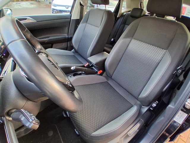 Volkswagen Polo Polo 1.0     CL   BT070 TSIM5F