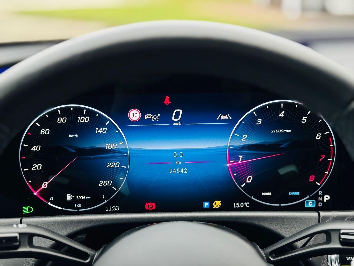 Mercedes-Benz E 200 AMG Line Sedan