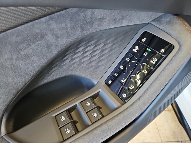 Audi A6 Avant Quattro S-Tronic