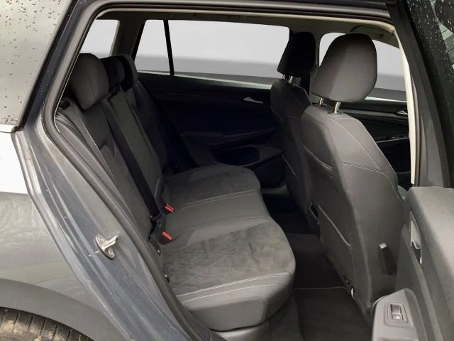 Volkswagen Golf 2.0 TDI DSG Style Variant