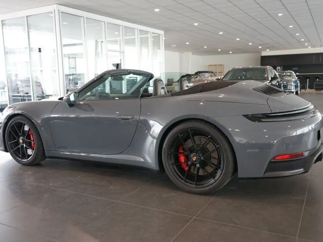 Porsche 992 Cabrio Carrera GTS