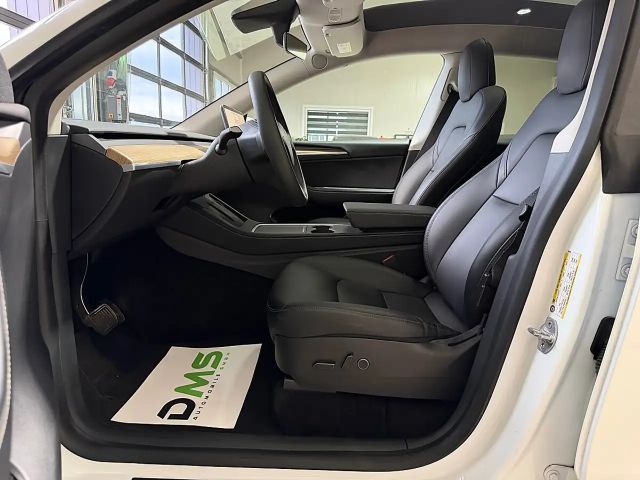 Tesla Model Y AWD Long Range