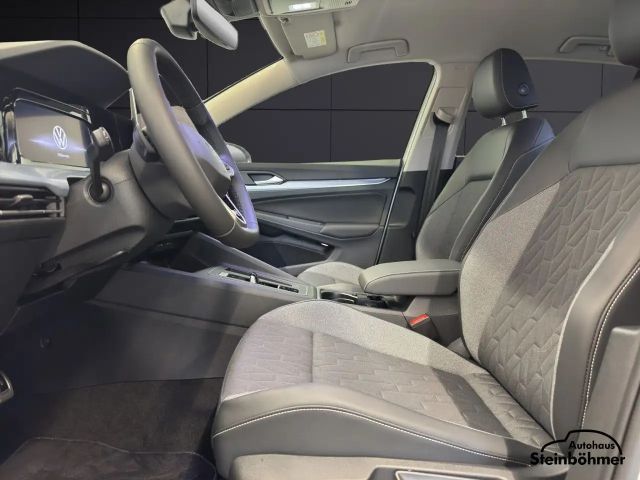 Volkswagen Golf 1.5 eTSI DSG