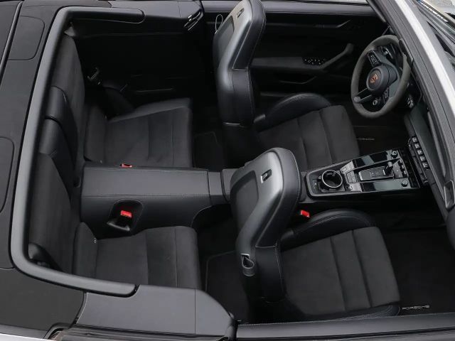 Porsche 992 4 Cabrio Carrera GTS