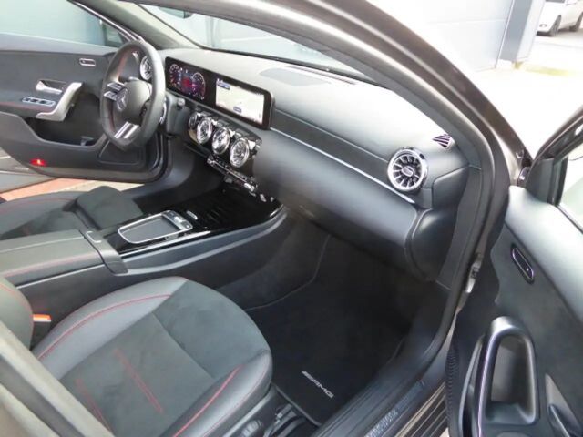 Mercedes-Benz A 180 AMG Line