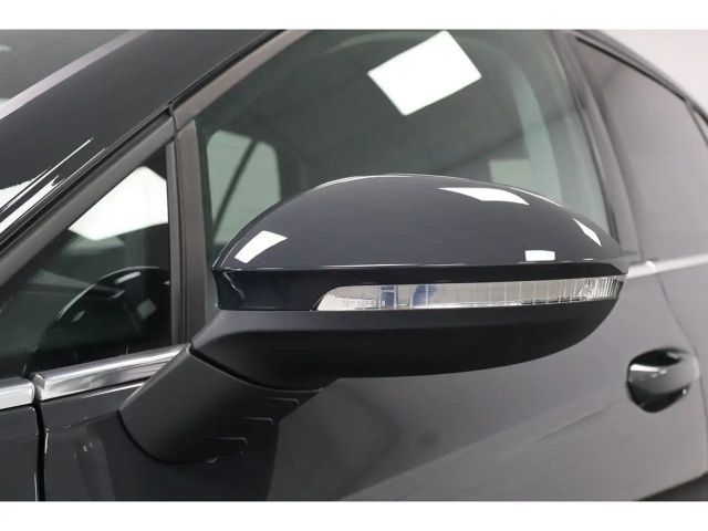 Volkswagen Golf 1.5 TSI Golf VIII Style