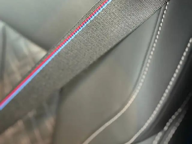 BMW 330 330e M-Sport xDrive