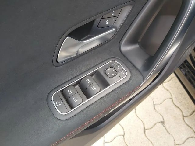 Mercedes-Benz A 200 AMG Line Hatchback