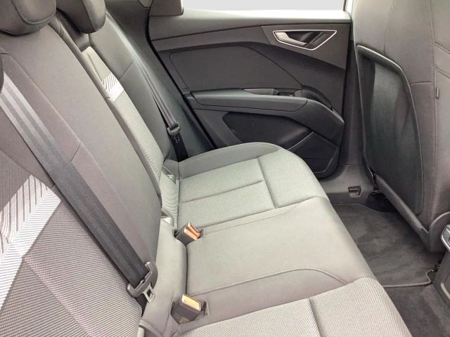 Audi Q4 e-tron basis 82kWh Pano LED Navi SHZ PDC Klima