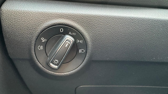 Volkswagen T-Roc T-ROC 2.0    R-L  BT140 TSID7A