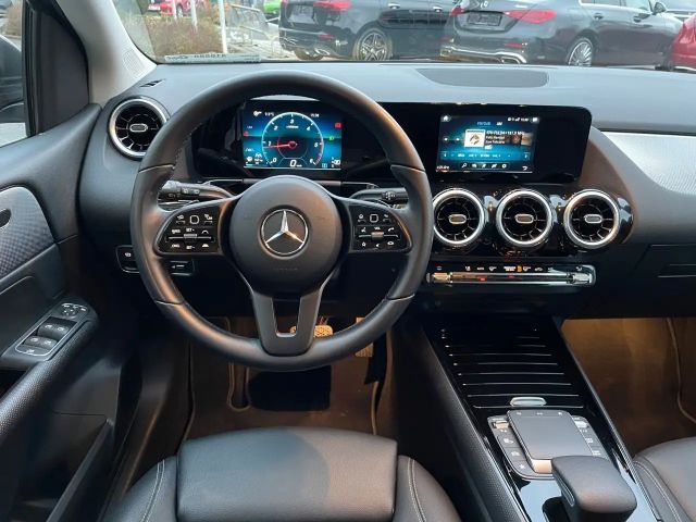 Mercedes-Benz B 200 B 200 d