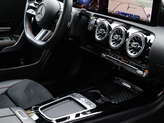 Mercedes-Benz CLA 200 AMG Line