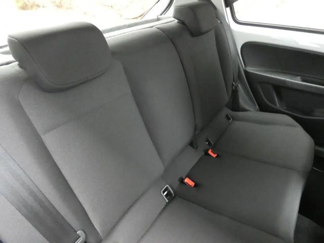 Volkswagen e-up! Plus Style