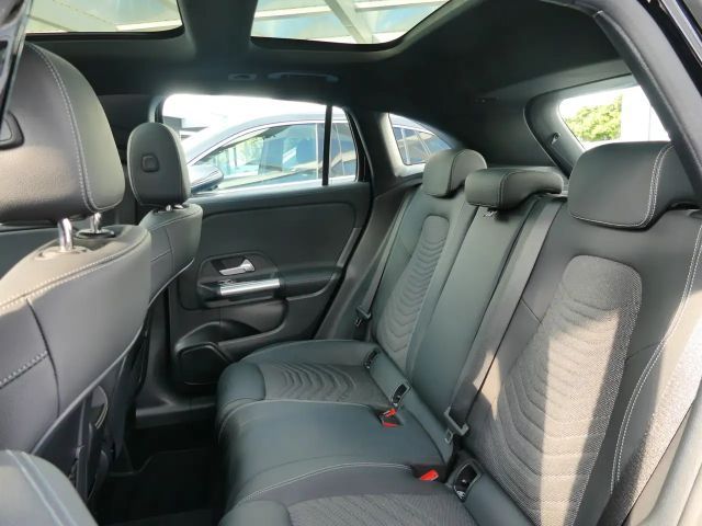 Mercedes-Benz GLA 200 Progressive