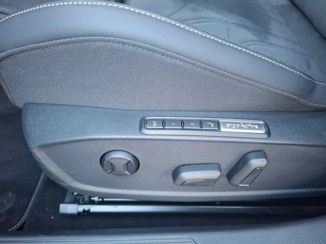 Volkswagen Golf DSG Life eHybrid