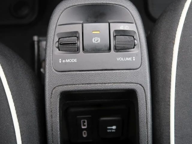 Fiat 500e MY23 Navi Carplay/Android Auto JBL *Allwetterreife