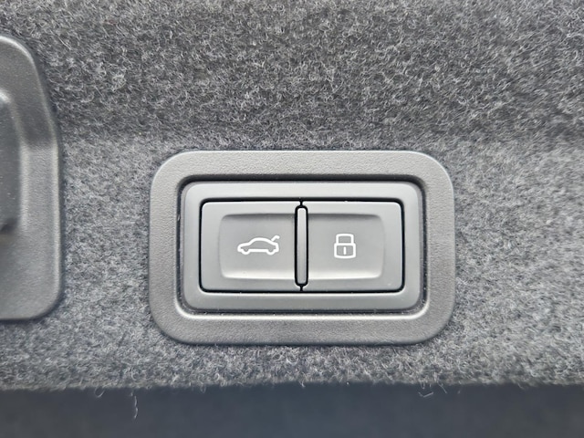 Audi A6 55 TFSI Quattro S-Tronic Sedan