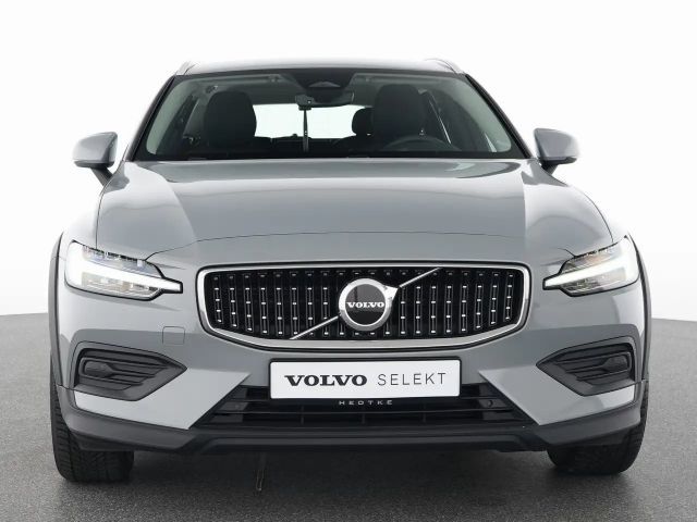 Volvo V60 Cross Country AWD Plus