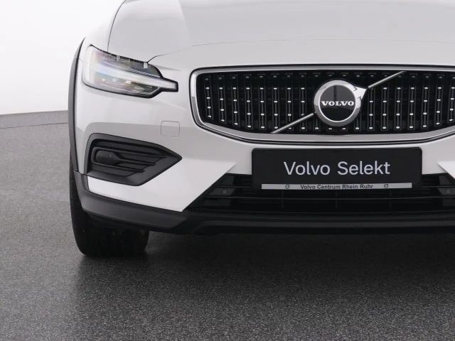 Volvo V60 Cross Country AWD Plus