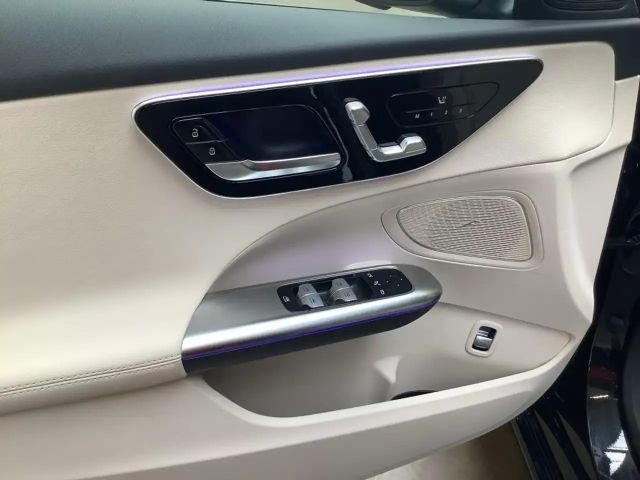 Mercedes-Benz C 180 AVANTGARDE Sedan