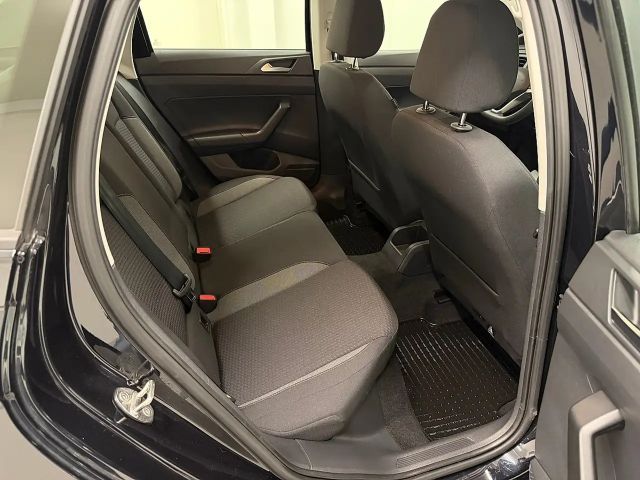 Volkswagen Polo 1,0*8 Fach*Parksensoren*Apple Carplay*Android A...